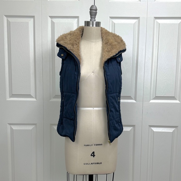 Women’s Vest - Hooded Poofy Faux Fur Collar Zip Up Vest - Retro Vintage Inspired - Picture 3 of 15